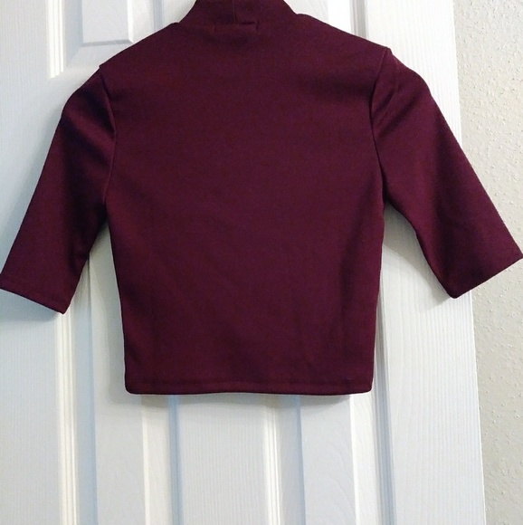 Burgundy Crop top w/ cross detail in front - Picture 3 of 5